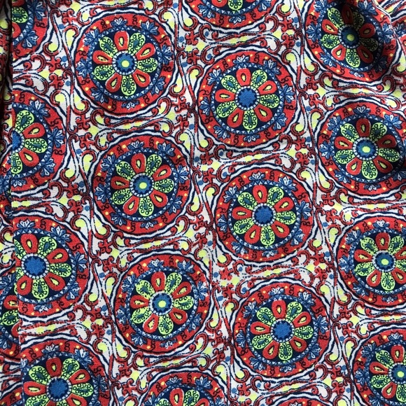 Lily White flowy shorts - Picture 2 of 5